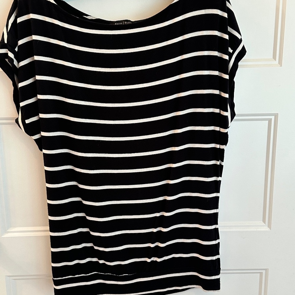 White House Black Market, boat neck, button up back, blouse. Small